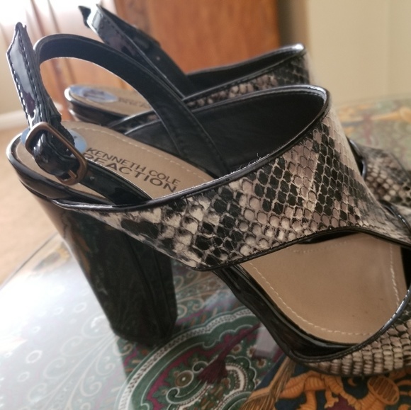 Kenneth Cole Dress Sandals - Picture 2 of 8
